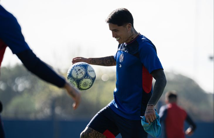 Facundo Farías ya se entrena con el grupo