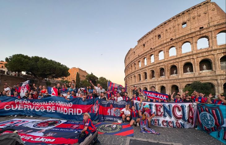 Inolvidable banderazo de las Peñas europeas en Roma