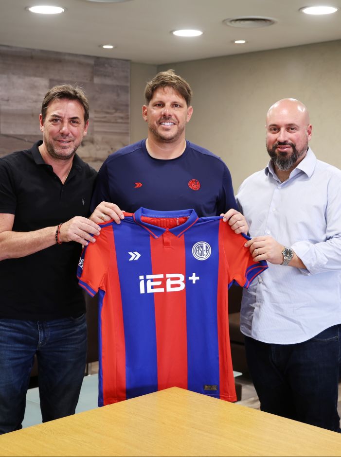 Damián Ayude puso la firma