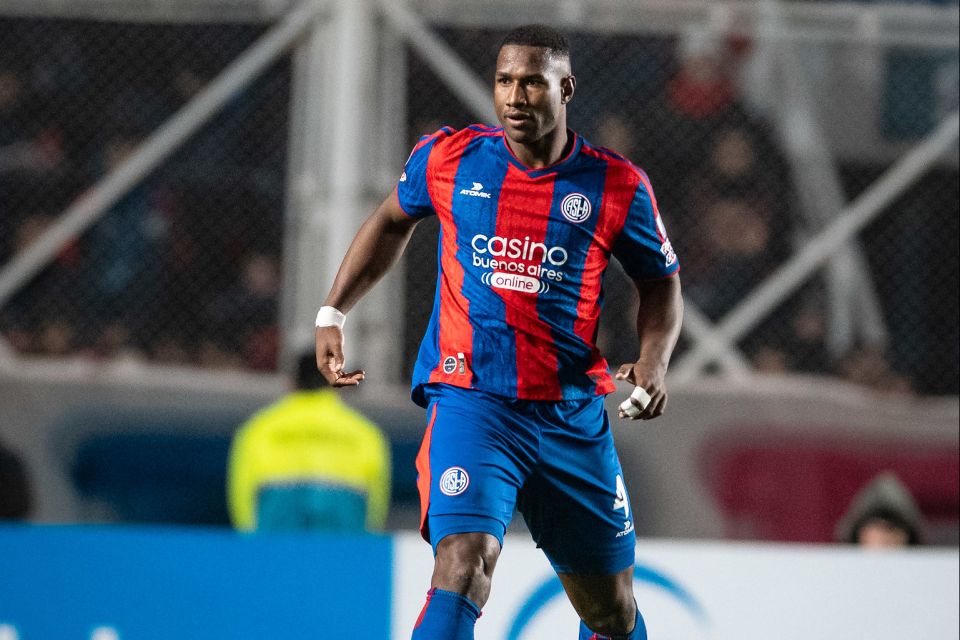 Acuerdo entre San Lorenzo y León por la salida de Jhohan Romaña