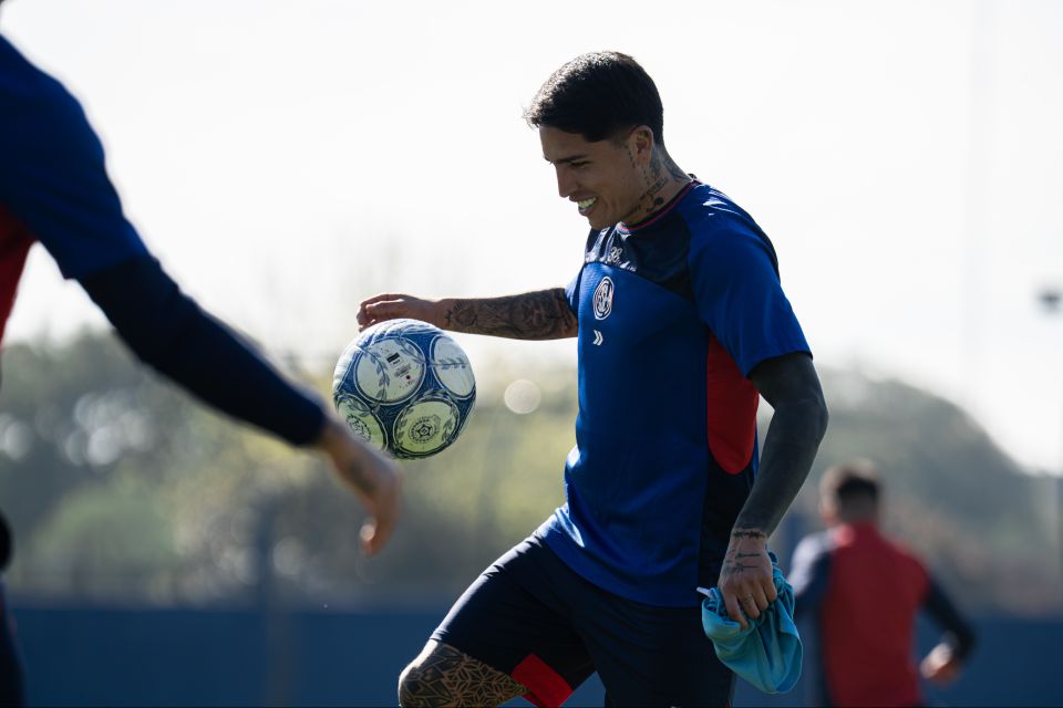 Facundo Farías ya se entrena con el grupo