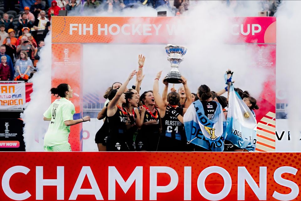 Una cuerva campeona del mundo con Las Leonas