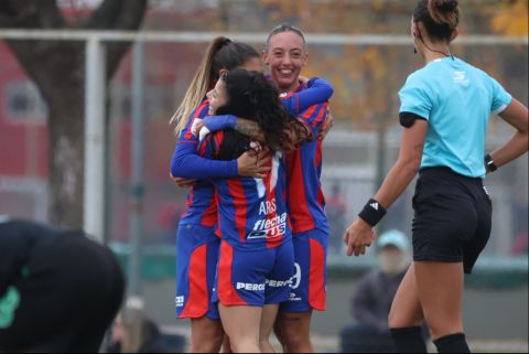Las Santitas siguen goleando